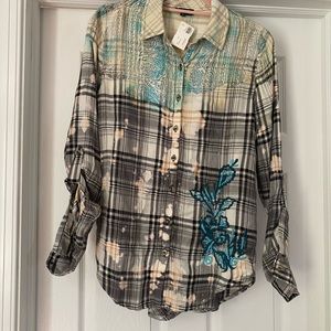 Tolani button down shirt sz Small NWT